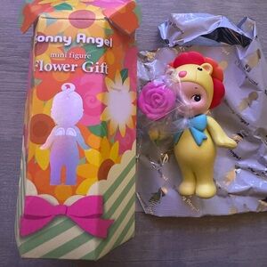 Sonny Angel Flower Gift - Rose Lion Yellow